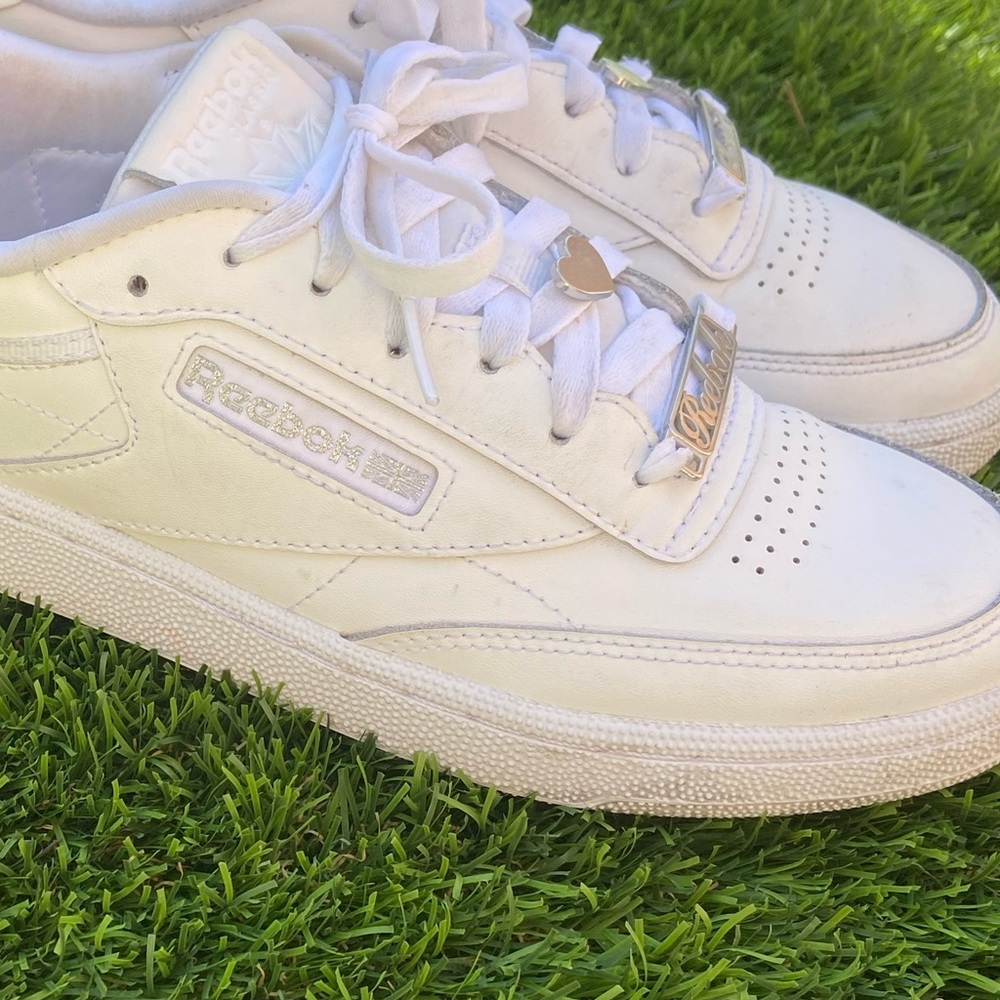 Reebok Club C 85 Sneaker with Silver Heart Charms - Women's size 8.5 - Picture 4 of 6